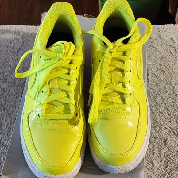 nike air force 1 lv8 uv